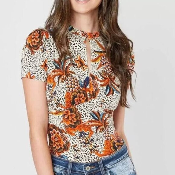 Free People Top Medium Hear Me Roar Floral cheetah leopard Short Sleeve - Picture 1 of 13